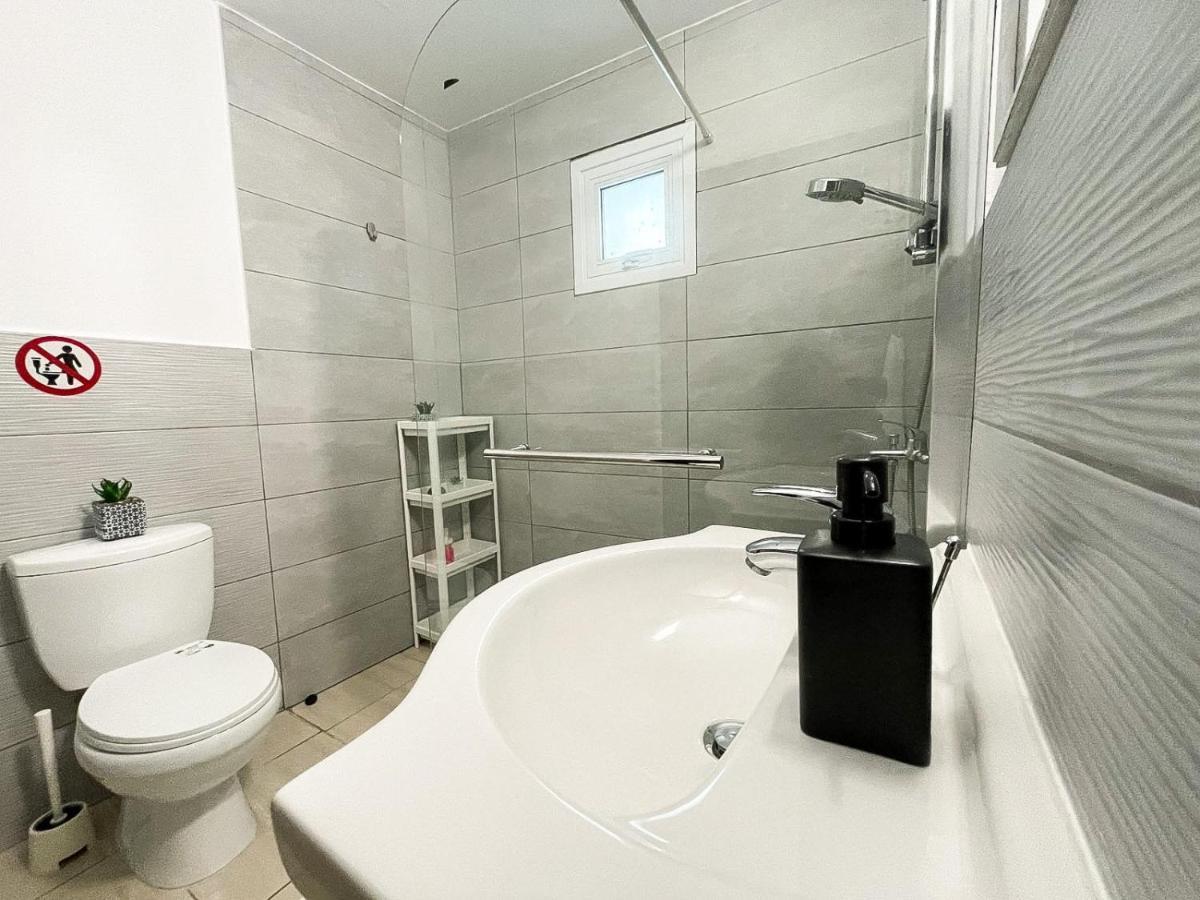 Serena'S 2-Br Apartment In Larnaka Exterior foto