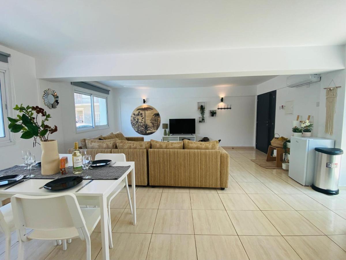 Serena'S 2-Br Apartment In Larnaka Exterior foto