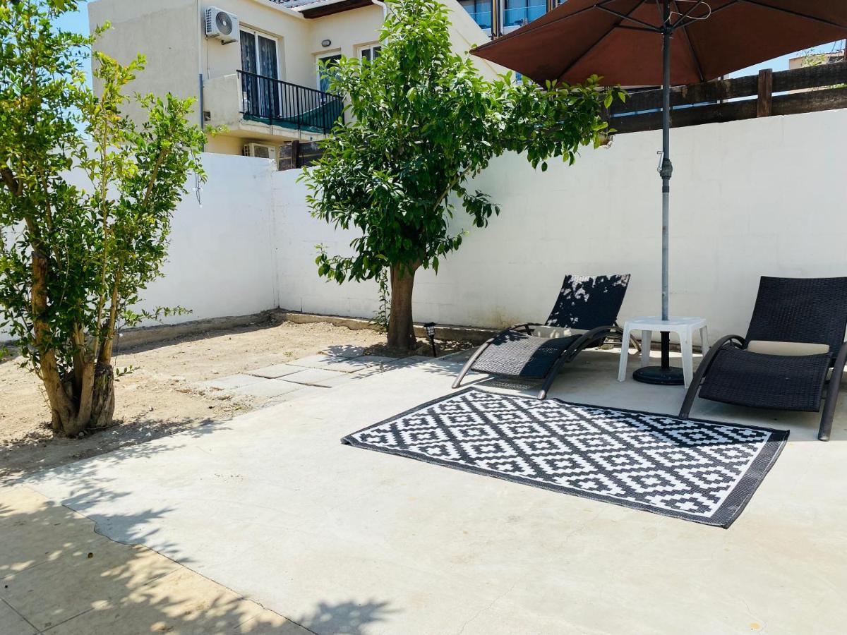 Serena'S 2-Br Apartment In Larnaka Exterior foto
