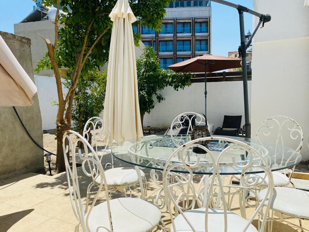 Serena'S 2-Br Apartment In Larnaka Exterior foto